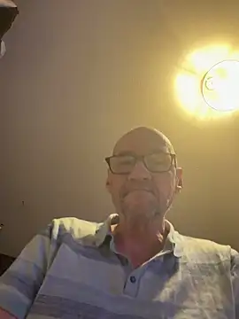 dirtyjaz04 online show from April 18, 2026, 9:37 pm