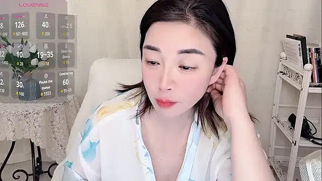 Snapshot of Sunse11 chatting on February 11, 2026, 4:01 pm Sunse11 online show from February 11, 2026, 4:01 pm