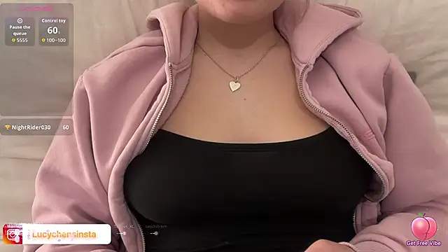 Snapshot of Lucyschickt chatting on February 19, 2026, 6:15 pm Lucyschickt online show from February 19, 2026, 6:15 pm