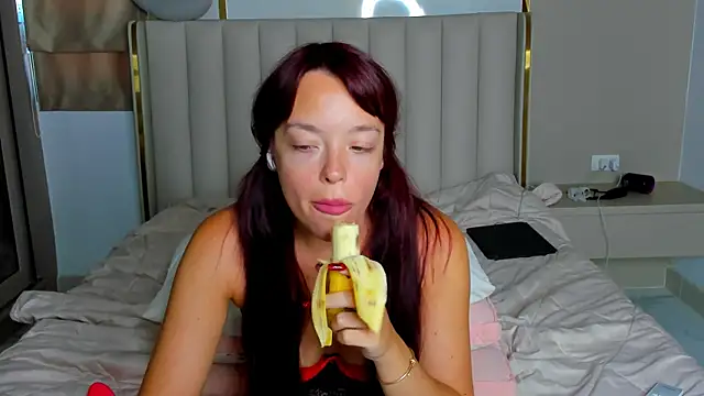 Snapshot of stellaa_quenn chatting on June 24, 2026, 12:20 am stellaa quenn online show from June 24, 2026, 12:20 am