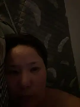 Youyou 12 online show from February 11, 2026, 7:52 pm