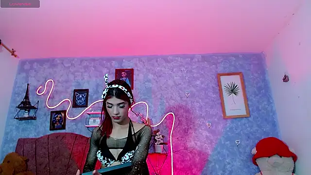 Everlin  Hot  online show from March 5, 2026, 12:34 pm