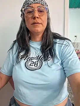 Snapshot of katy_randy1 chatting on May 22, 2026, 9:42 pm katy randy1 online show from May 22, 2026, 9:42 pm