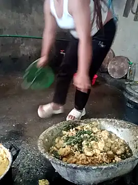 Snapshot of neyney110 chatting on February 7, 2026, 10:08 am neyney110 online show from February 7, 2026, 10:08 am