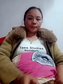 Snapshot of neyney110 chatting on February 8, 2026, 10:51 am neyney110 online show from February 8, 2026, 10:51 am