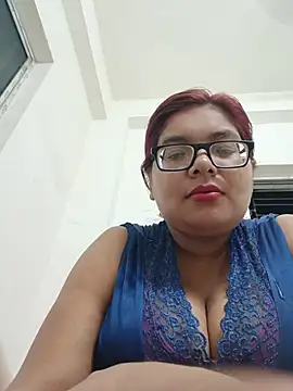 Snapshot of Elie_Hallway chatting on June 10, 2026, 6:18 pm Elie Hallway online show from June 10, 2026, 6:18 pm