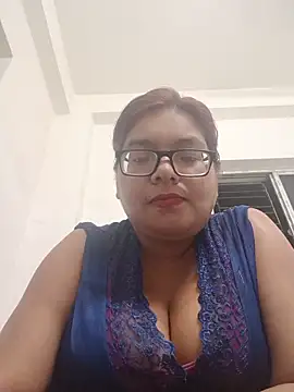Snapshot of Elie_Hallway chatting on June 14, 2026, 6:43 pm Elie Hallway online show from June 14, 2026, 6:43 pm