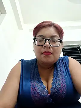 Snapshot of Elie_Hallway chatting on June 16, 2026, 6:10 pm Elie Hallway online show from June 16, 2026, 6:10 pm