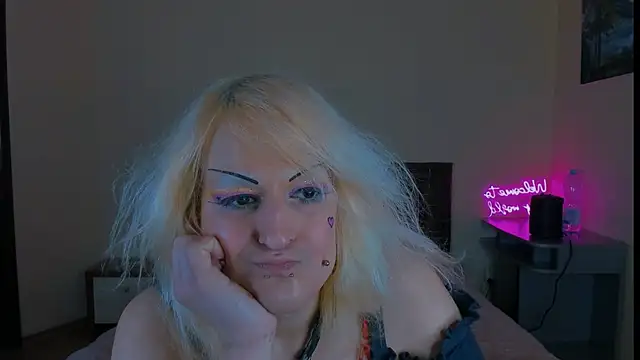 Snapshot of hannah_kitty_punk chatting on April 11, 2026, 9:35 am hannah kitty punk online show from April 11, 2026, 9:35 am