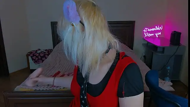 Snapshot of hannah_kitty_punk chatting on April 13, 2026, 8:03 pm hannah kitty punk online show from April 13, 2026, 8:03 pm