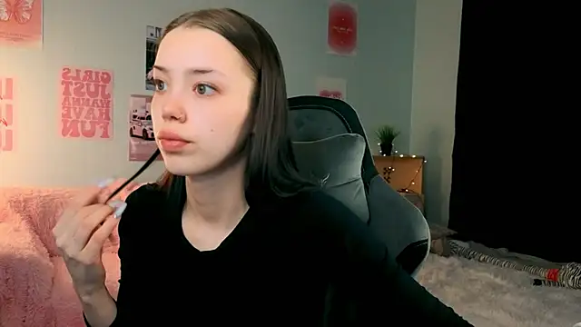 Vexnexe online show from February 26, 2026, 7:35 pm