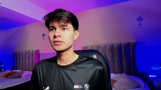 Derek Sinn online show from April 12, 2026, 12:54 pm