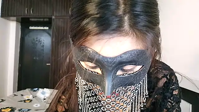 Snapshot of Alina_Teen chatting on May 25, 2026, 8:20 am Alina Teen online show from May 25, 2026, 8:20 am