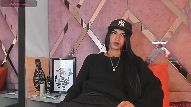 MeghanQueen   online show from March 13, 2026, 6:20 am