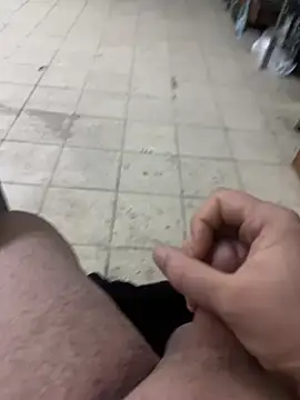 Snapshot of Can3438q chatting on February 21, 2026, 12:44 am Can3438q online show from February 21, 2026, 12:44 am