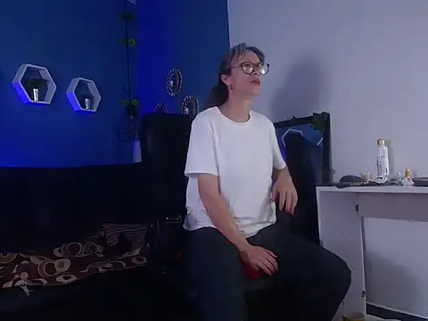 Snapshot of laurasofia45 chatting on March 1, 2026, 10:23 pm laurasofia45 online show from March 1, 2026, 10:23 pm