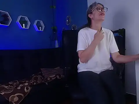 Snapshot of laurasofia45 chatting on March 2, 2026, 5:08 am laurasofia45 online show from March 2, 2026, 5:08 am