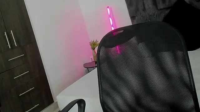 Snapshot of Malory_Saenzz chatting on February 24, 2026, 1:20 pm Malory Saenzz online show from February 24, 2026, 1:20 pm