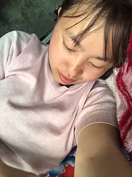 honeyyy110 online show from February 26, 2026, 6:01 am