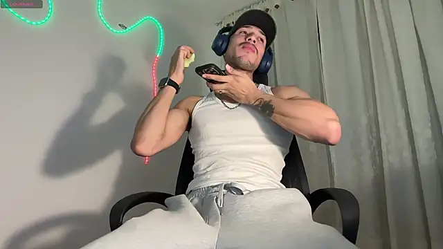 rafael stone11 online show from March 12, 2026, 3:12 am