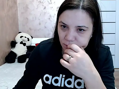 Snapshot of LorraGrey chatting on February 4, 2026, 7:03 am LorraGrey online show from February 4, 2026, 7:03 am