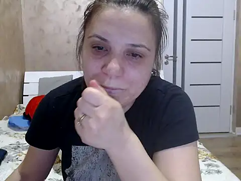 LorraGrey online show from April 1, 2026, 7:33 pm