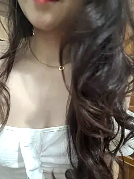 NinaKey online show from March 22, 2026, 3:48 pm