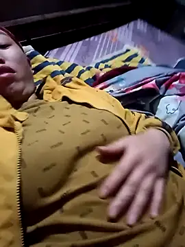 hot-luna- online show from February 6, 2026, 7:50 pm