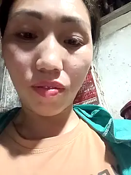 hot-luna- online show from February 28, 2026, 12:39 pm