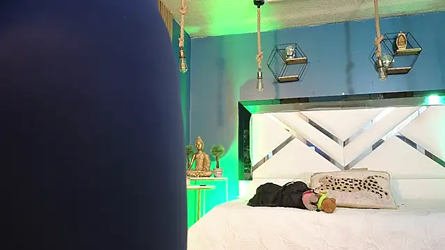 Ladyy brownn online show from March 17, 2026, 11:57 am