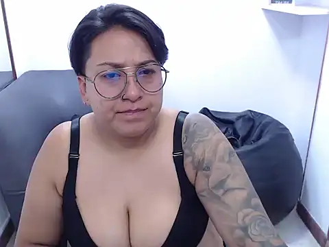 Snapshot of Normani_Bates chatting on February 3, 2026, 12:54 pm Normani Bates online show from February 3, 2026, 12:54 pm