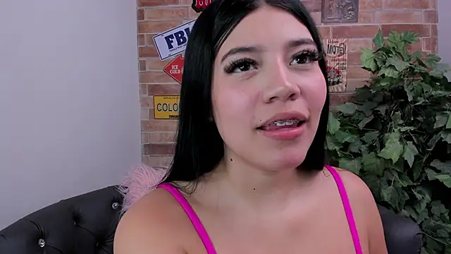 Snapshot of foxy_vera chatting on March 6, 2026, 11:06 am foxy vera online show from March 6, 2026, 11:06 am