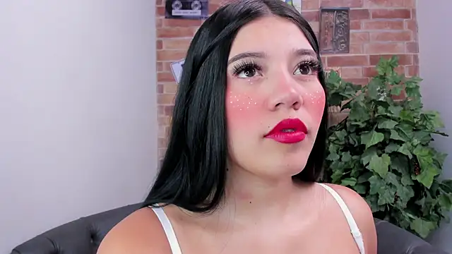 Snapshot of foxy_vera chatting on April 6, 2026, 11:00 am foxy vera online show from April 6, 2026, 11:00 am