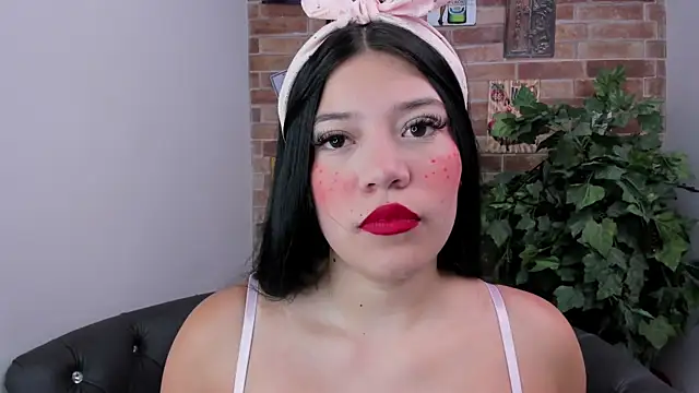 Snapshot of foxy_vera chatting on April 13, 2026, 11:05 am foxy vera online show from April 13, 2026, 11:05 am