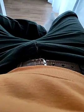 latya111 online show from February 16, 2026, 1:40 pm