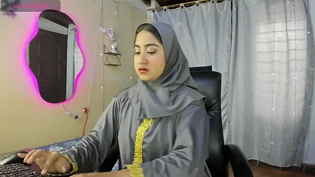 SamiraAwada online show from April 11, 2026, 7:18 pm