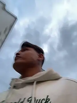 Snapshot of DavShi chatting on February 3, 2026, 5:40 pm DavShi online show from February 3, 2026, 5:40 pm