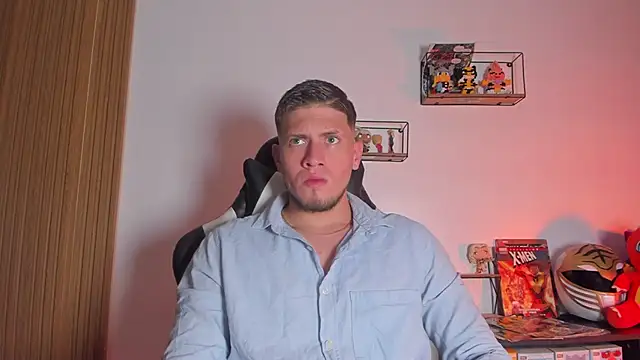 Snapshot of SebastianMaximoff_ chatting on February 16, 2026, 9:33 pm SebastianMaximoff online show from February 16, 2026, 9:33 pm