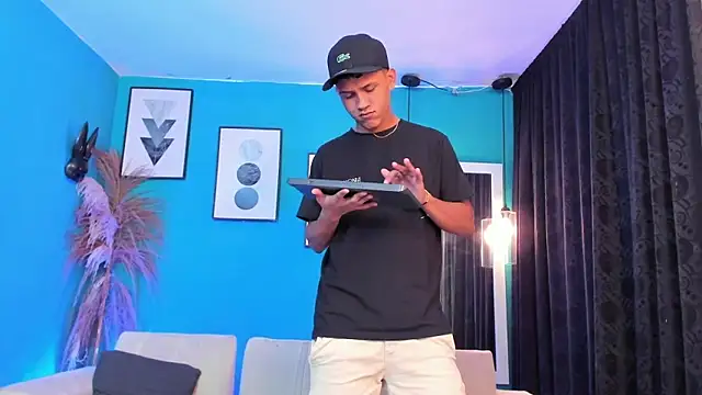 Snapshot of KingOfHeavens_2 chatting on February 26, 2026, 8:08 pm KingOfHeavens 2 online show from February 26, 2026, 8:08 pm