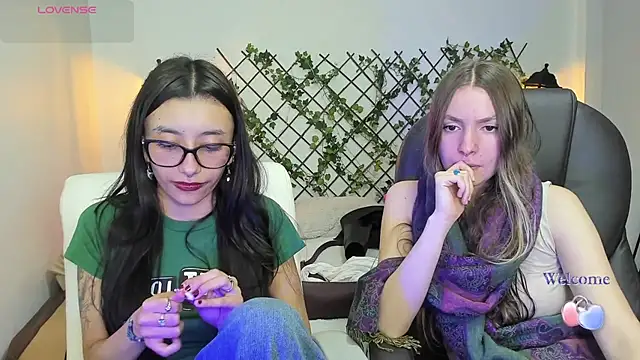 Snapshot of nana__rousse chatting on February 5, 2026, 12:48 am nana rousse online show from February 5, 2026, 12:48 am