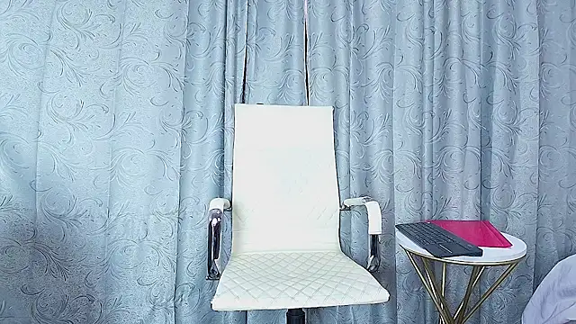 Snapshot of amy_noa chatting on April 18, 2026, 12:53 pm amy noa online show from April 18, 2026, 12:53 pm