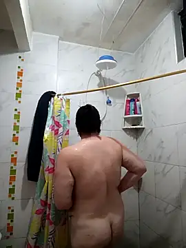 Erica  brooks online show from April 16, 2026, 1:06 am