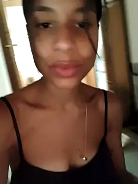 Snapshot of YaraEstelle chatting on June 11, 2026, 6:17 pm YaraEstelle online show from June 11, 2026, 6:17 pm
