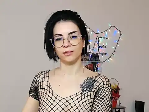 emacandy online show from March 16, 2026, 5:44 am