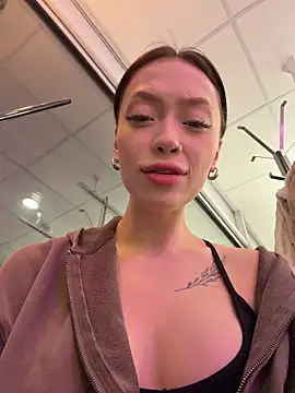 Snapshot of CityLynx chatting on February 1, 2026, 3:43 pm CityLynx online show from February 1, 2026, 3:43 pm