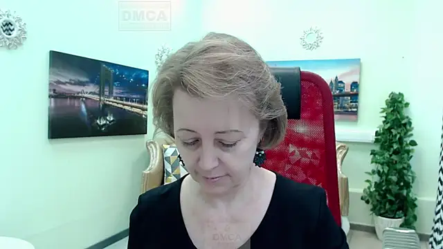 MONA W online show from April 13, 2026, 11:05 am