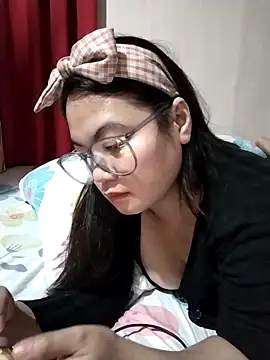 Snapshot of Zyramae_25 chatting on March 14, 2026, 5:18 pm Zyramae 25 online show from March 14, 2026, 5:18 pm