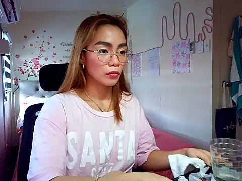 sangkissed92 online show from May 17, 2026, 4:32 am