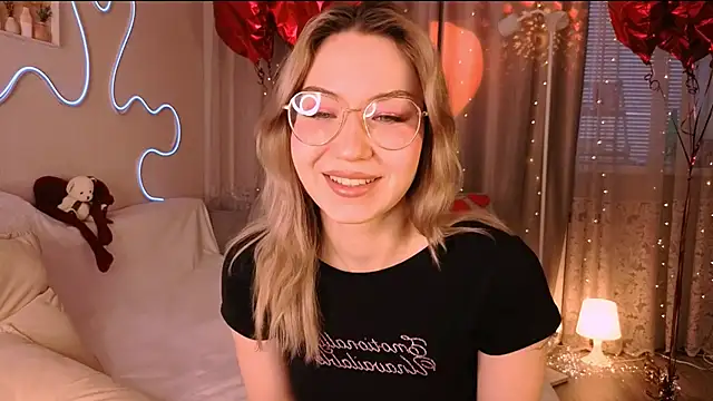 Snapshot of lusciousslily chatting on February 27, 2026, 1:38 am lusciousslily online show from February 27, 2026, 1:38 am