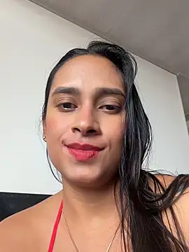 Snapshot of LunaHeat chatting on June 13, 2026, 8:07 pm LunaHeat online show from June 13, 2026, 8:07 pm